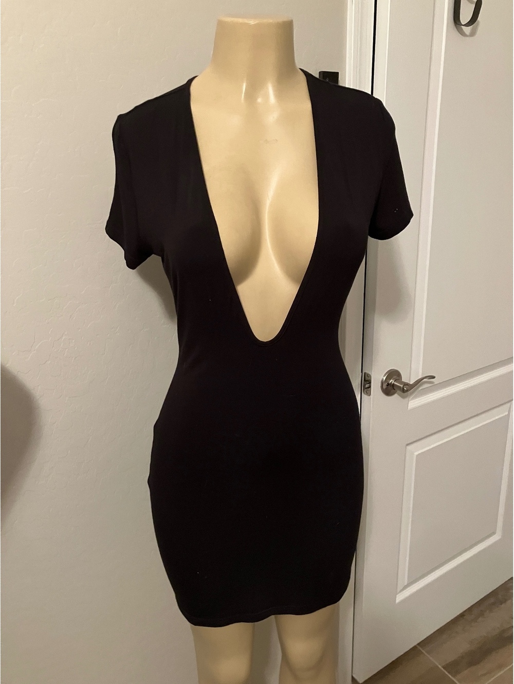 NWT SHEINSXY Women's Black Deep V-Neck Mini Dress